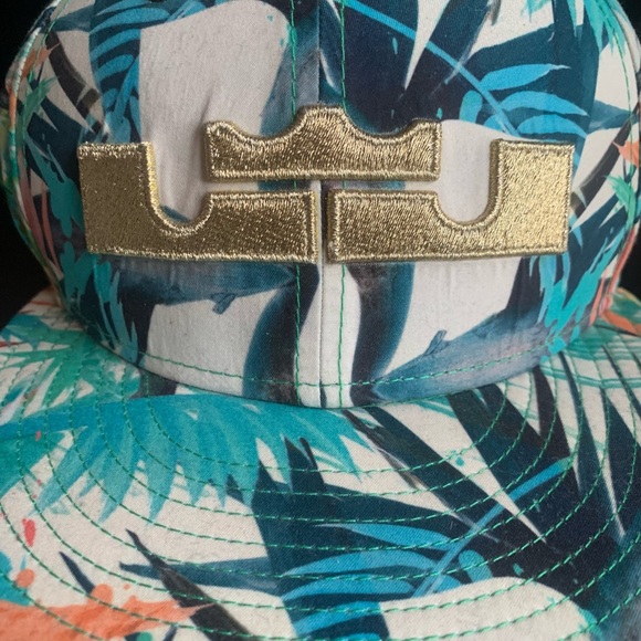 Nike Lebron James Champion Celebration Floral Snapback Cap - Picture 11 of 16